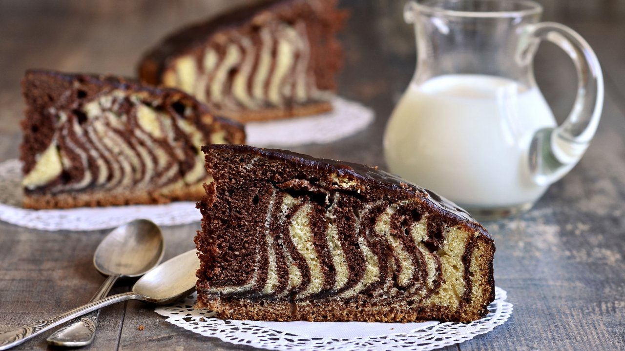 Látványos és egyszerű: Márványtorta, zebrasüti