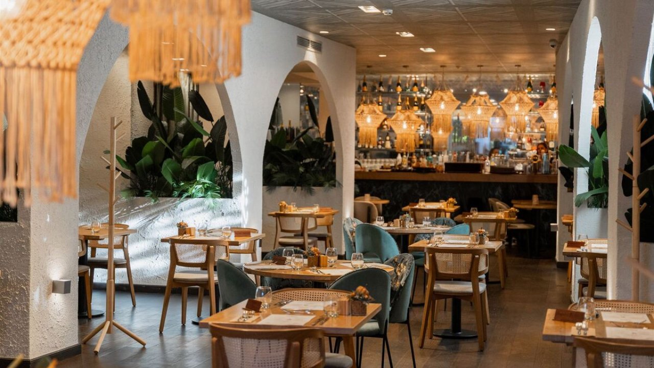 Gasztronómiai élmény, design és nyugalom egy helyen – látogass el az Andrássy Gardenbe!