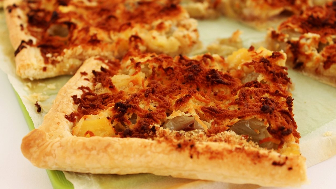 Szőlős-birsalmás pite