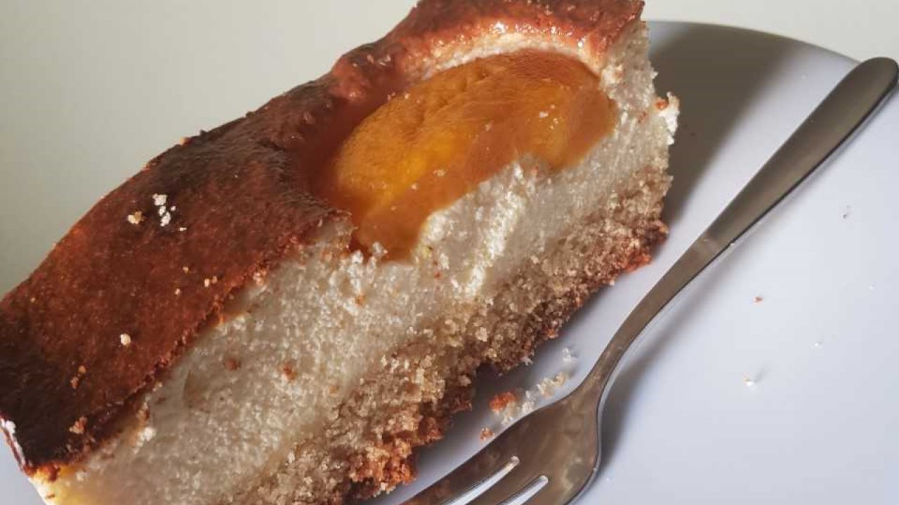 Barackos-túrós pite