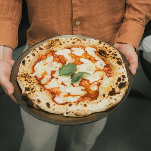 Vadkovász, vulkanikus kő és -90 fok – különleges eljárással készül a magyar nápolyi pizza