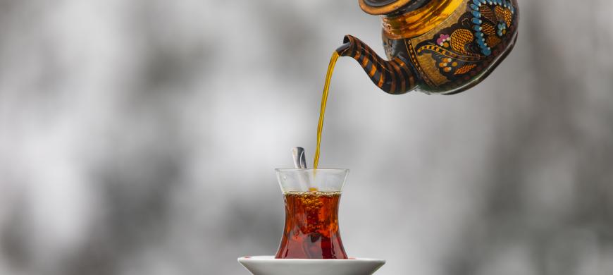 A török tea különleges világa: tudj meg többet erről a vöröses színű italról! 