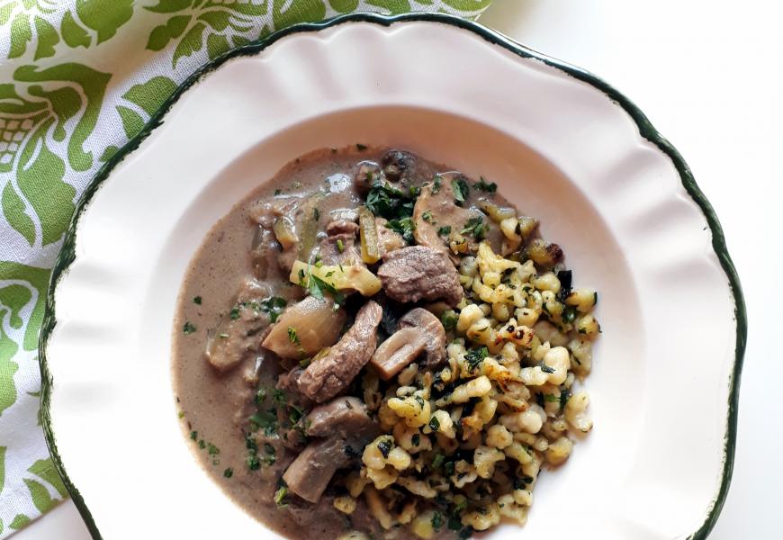 Stroganoff szarvasragu